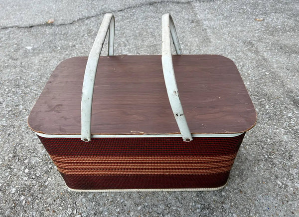 1950s Picnic Basket With Metal Handles – Fig House Vintage