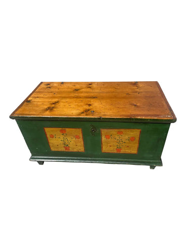 Late 19th Century Pennsylvania Dutch Forrest Green and Natural Wood Hope Chest