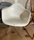 Minimalist Modern White Plastic Side Chair