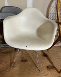 Minimalist Modern White Plastic Side Chair