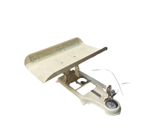 1970s Vintage Metal Baby Scale