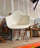 Minimalist Modern White Plastic Side Chair