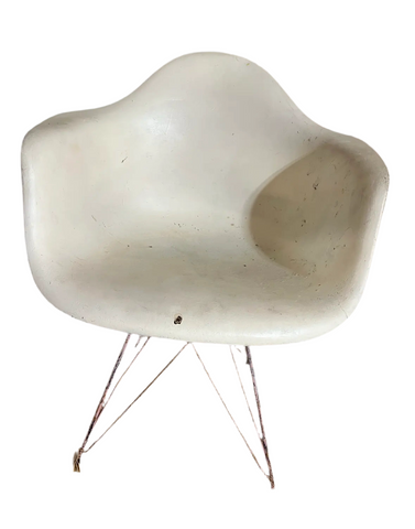 Minimalist Modern White Plastic Side Chair