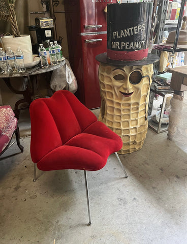 Vintage lips chair