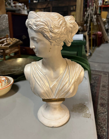 Vintage statue of Venus